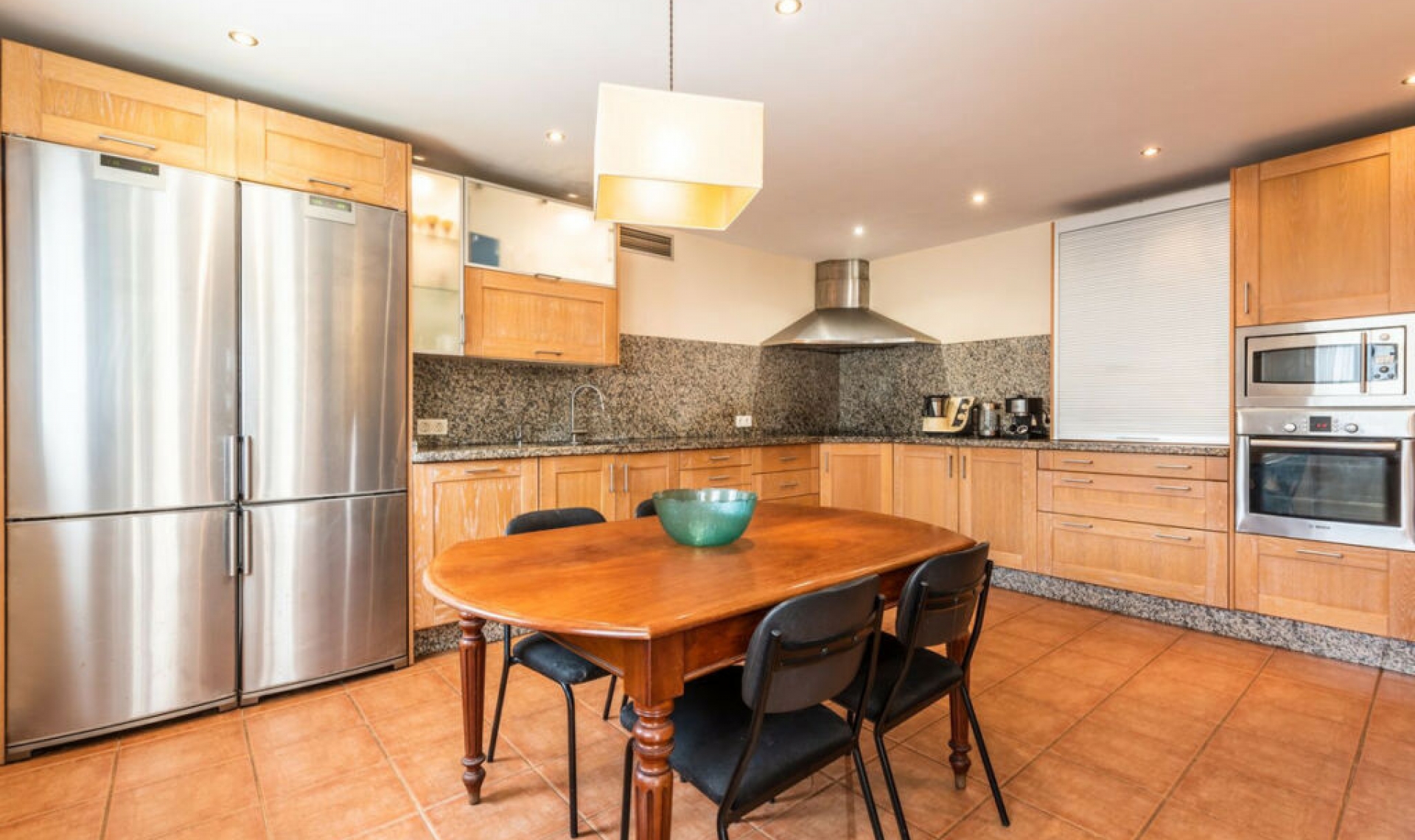 Resale - House -
Marbella