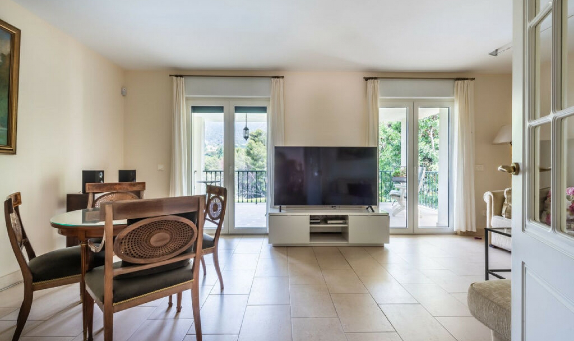 Resale - House -
Marbella