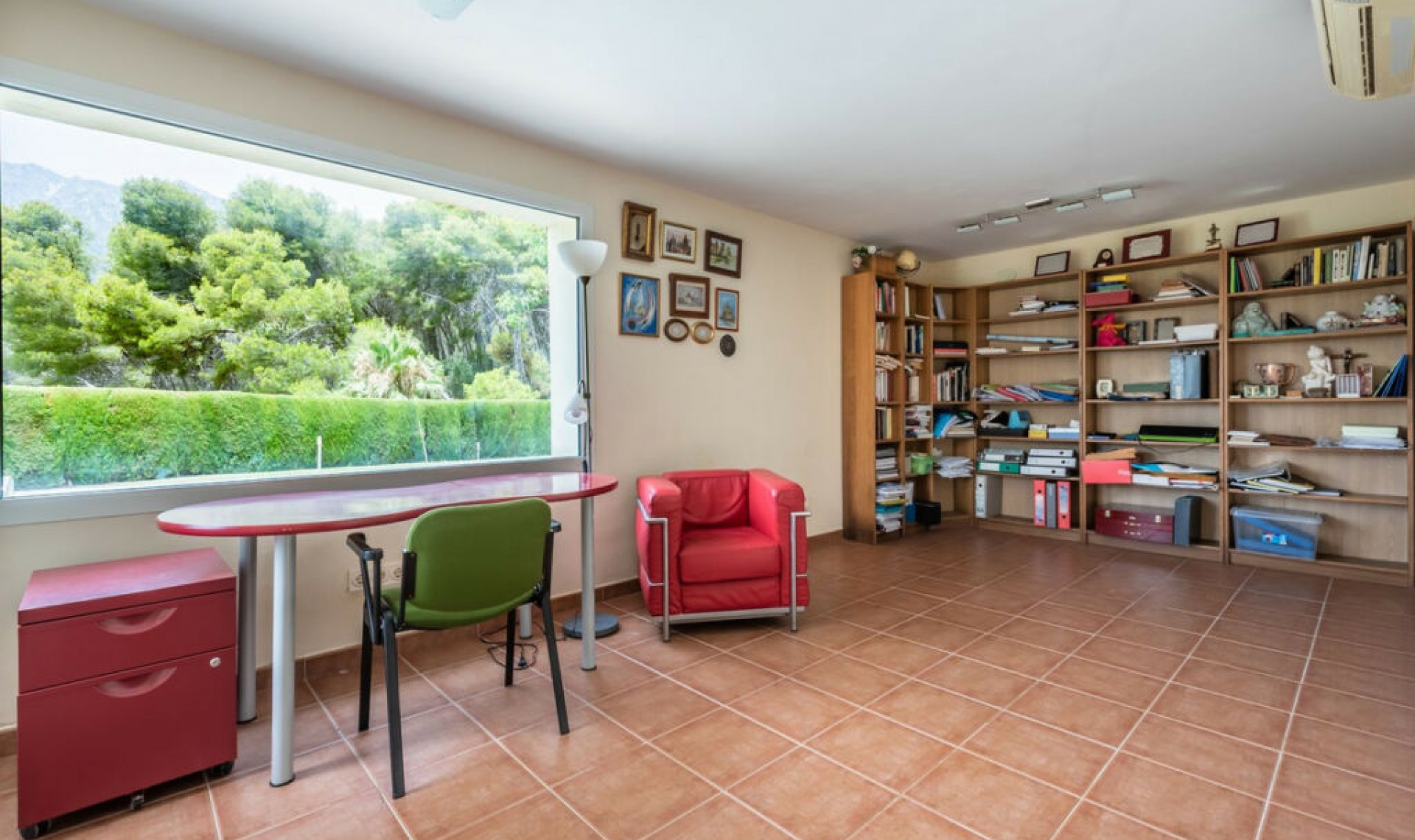 Resale - House -
Marbella