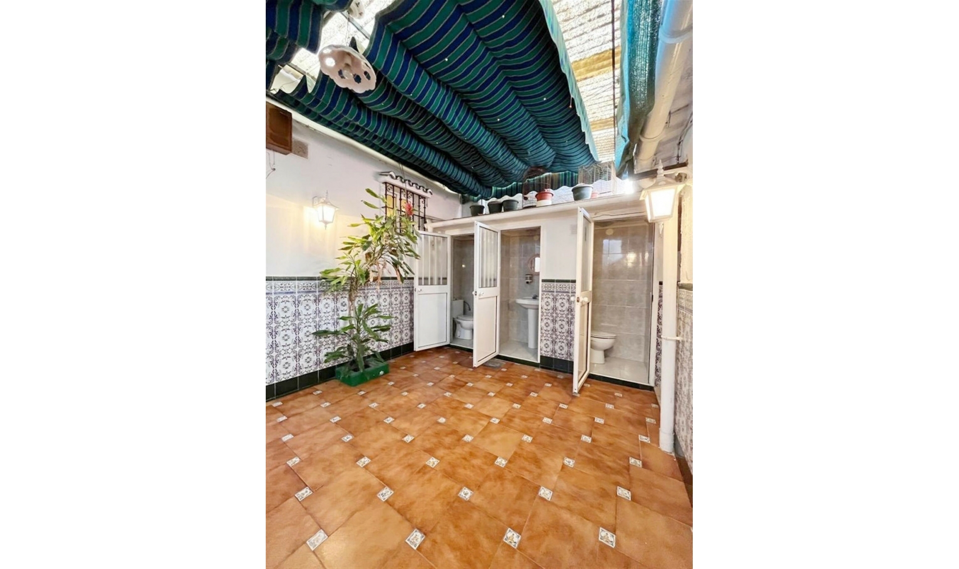 Resale - House -
Marbella