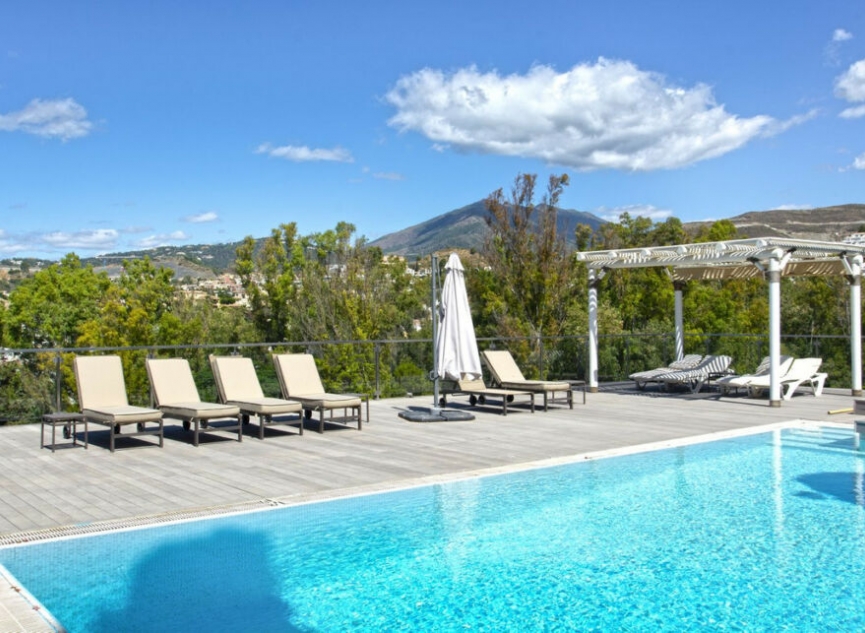 Resale - House -
Marbella