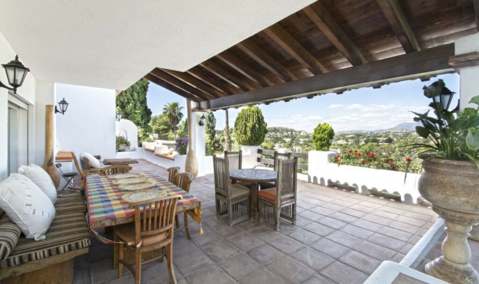 Resale - House -
Marbella