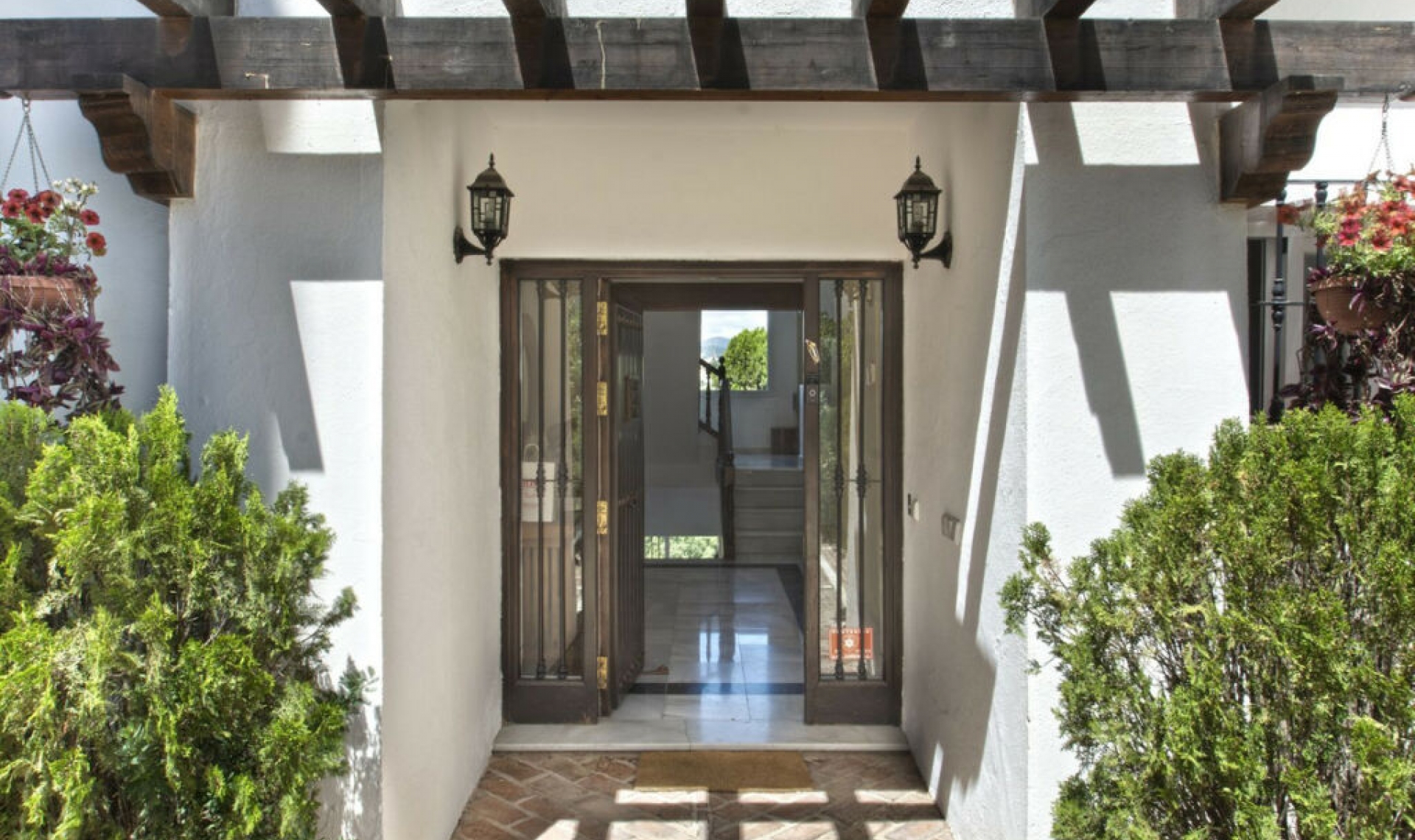 Resale - House -
Marbella