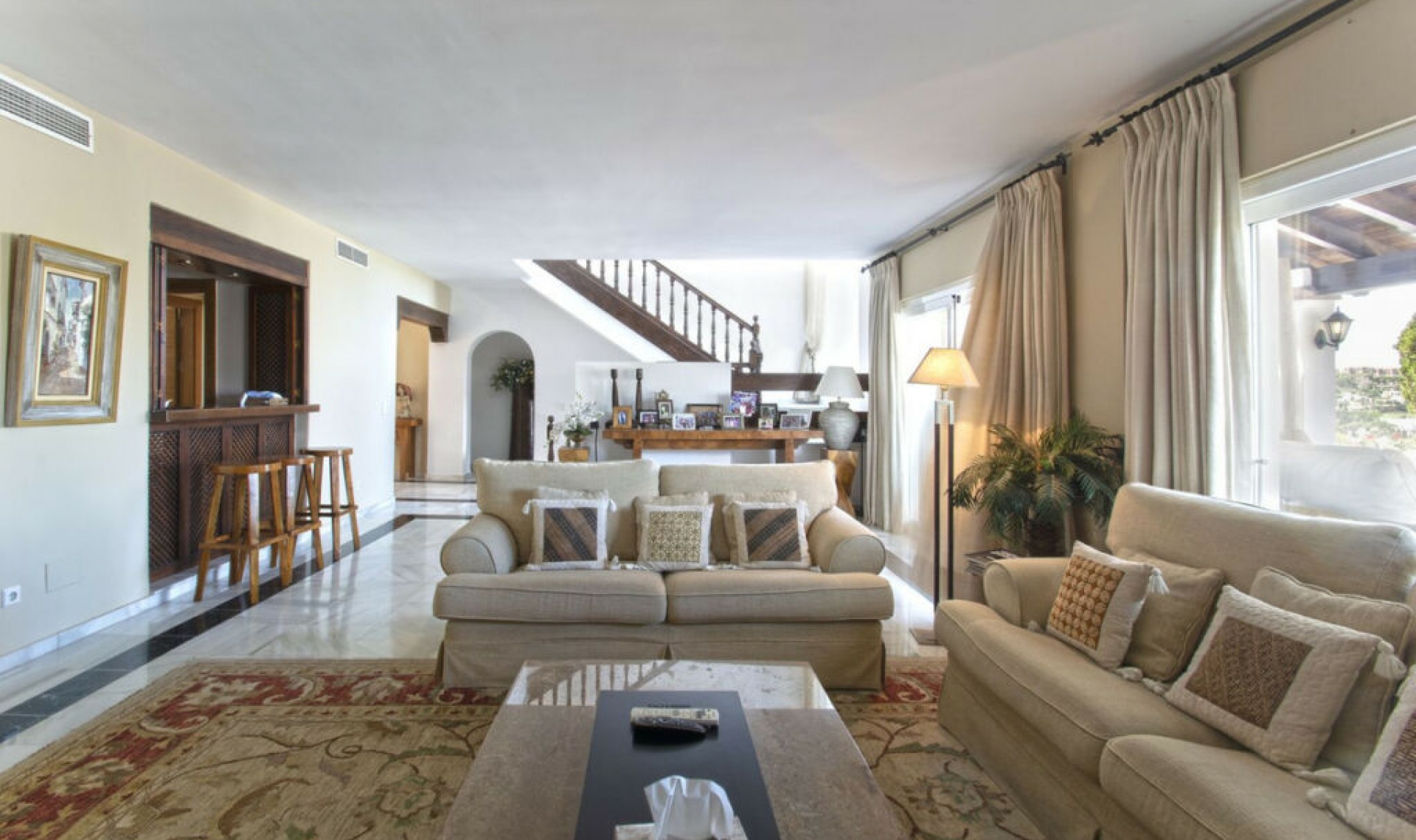 Resale - House -
Marbella