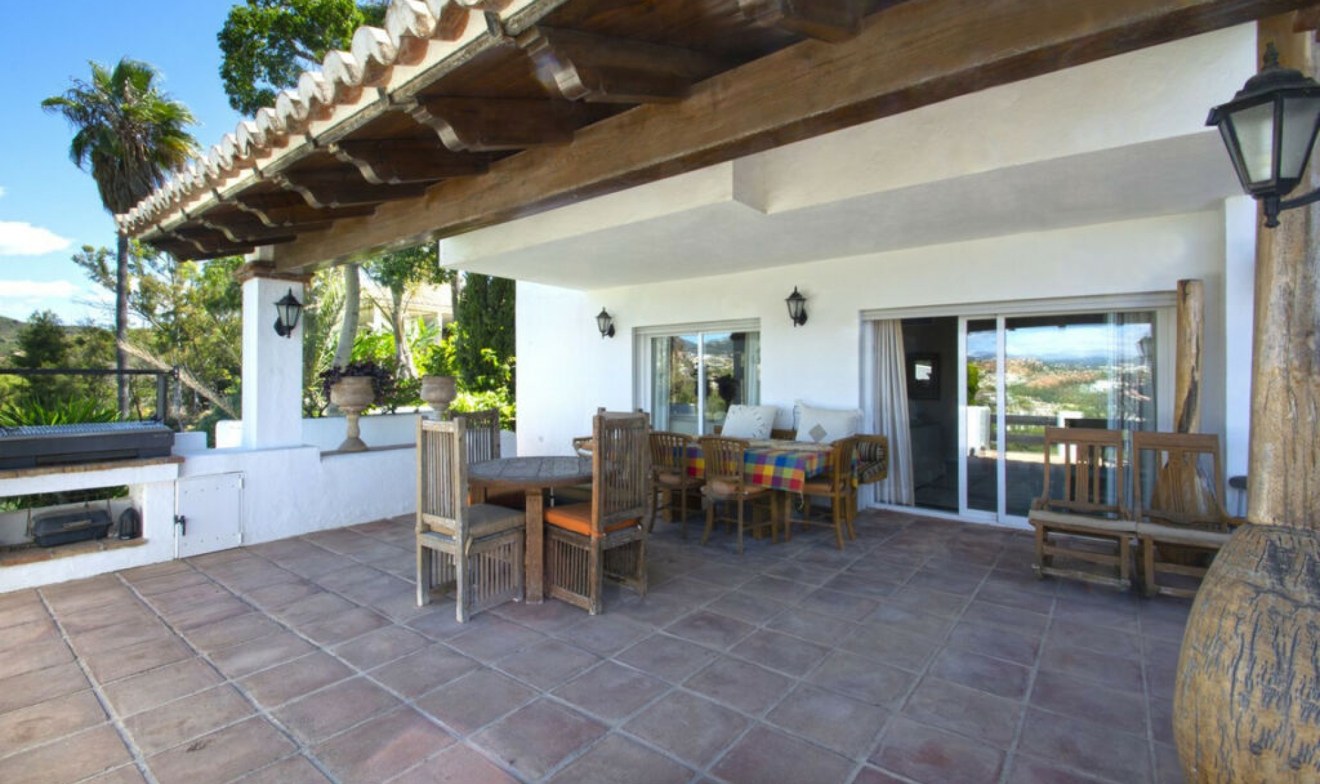 Resale - House -
Marbella