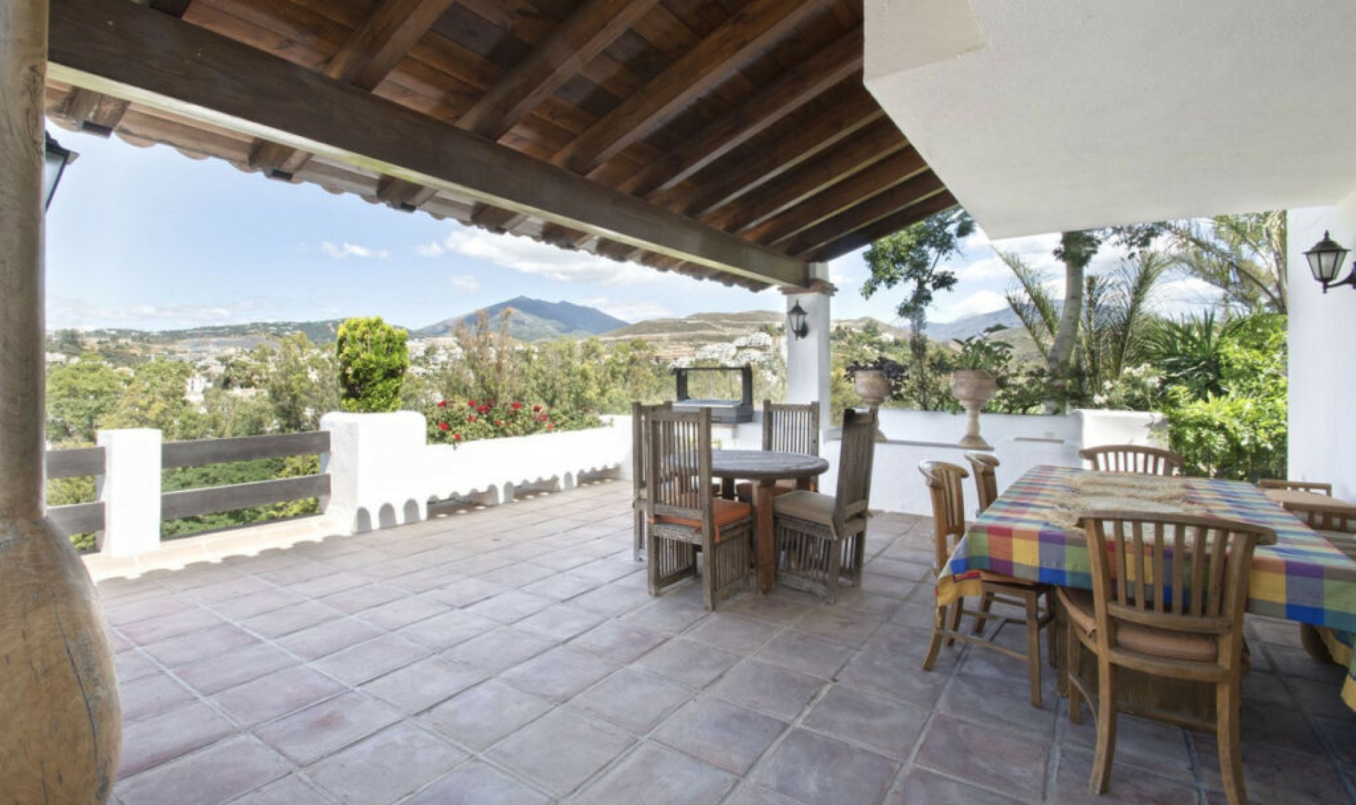 Resale - House -
Marbella