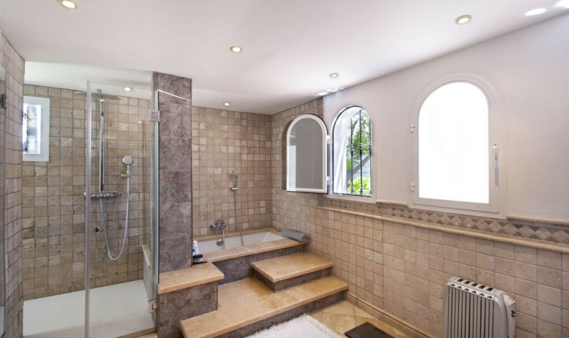 Resale - House -
Marbella