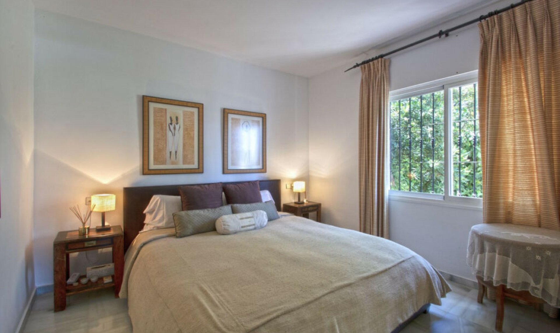 Resale - House -
Marbella