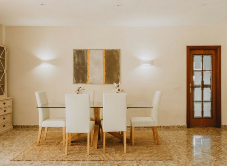 Resale - House -
Marbella