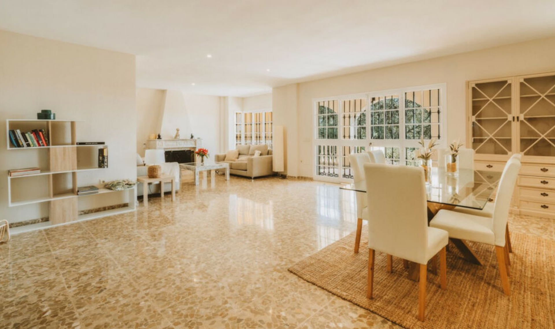 Resale - House -
Marbella