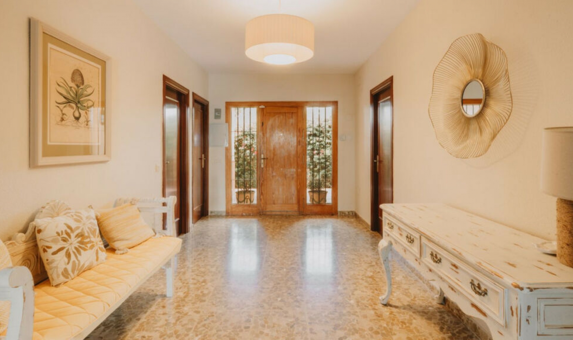 Resale - House -
Marbella