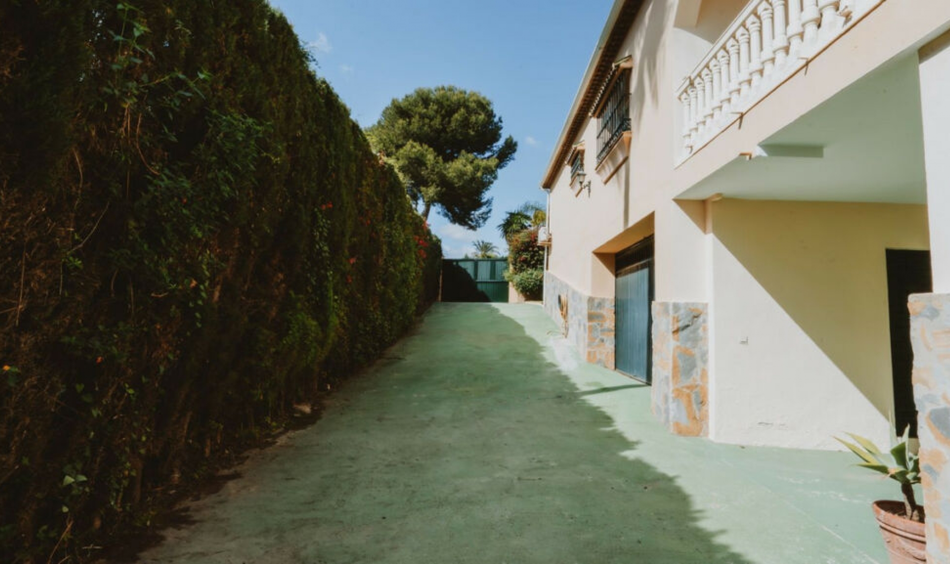 Resale - House -
Marbella