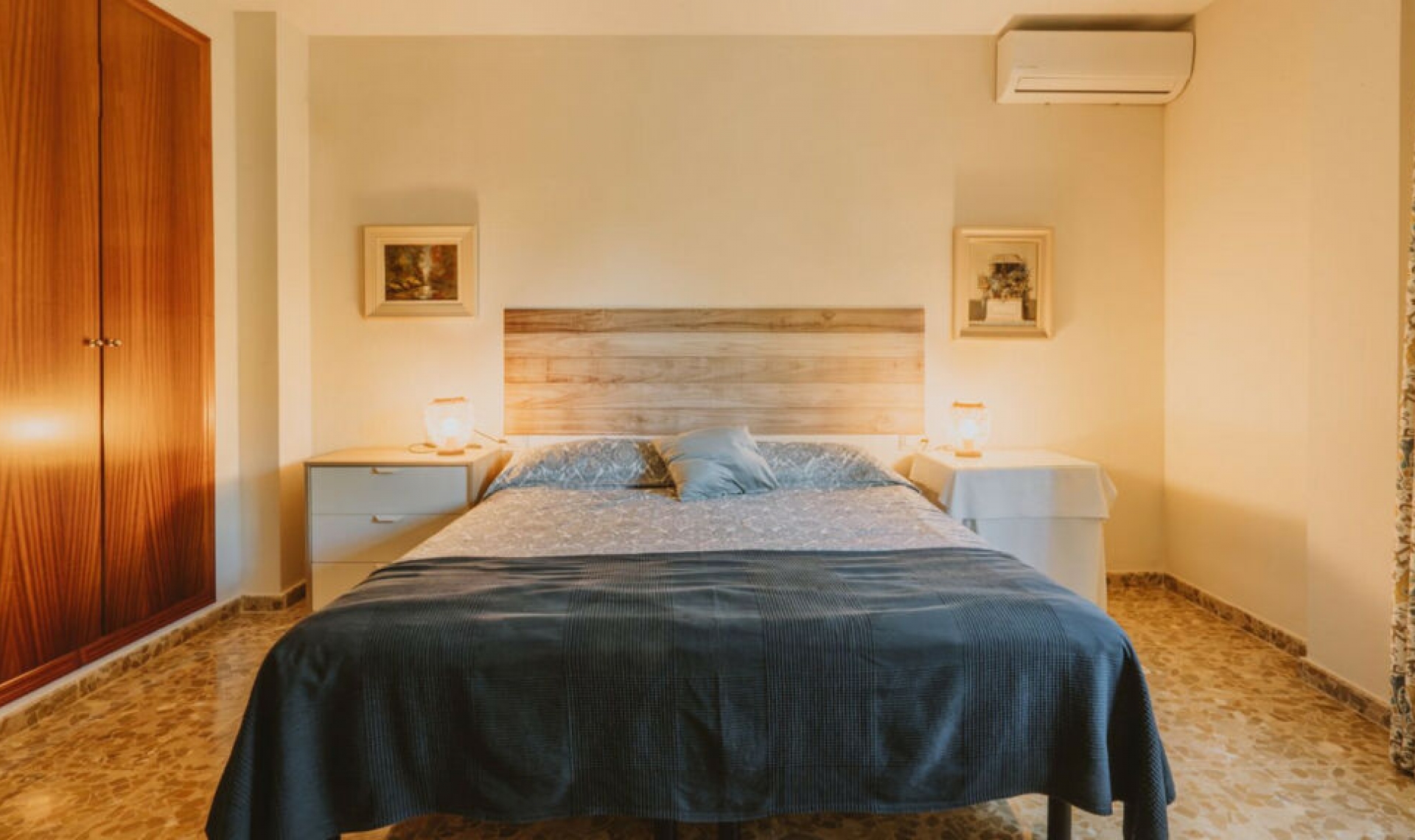 Resale - House -
Marbella