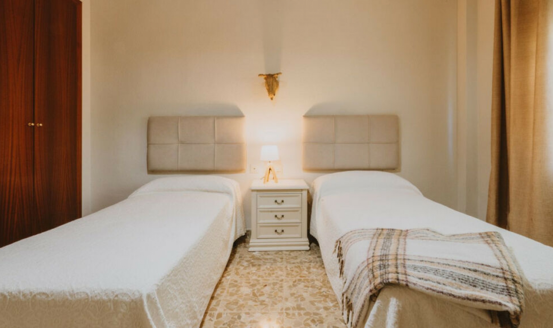 Resale - House -
Marbella