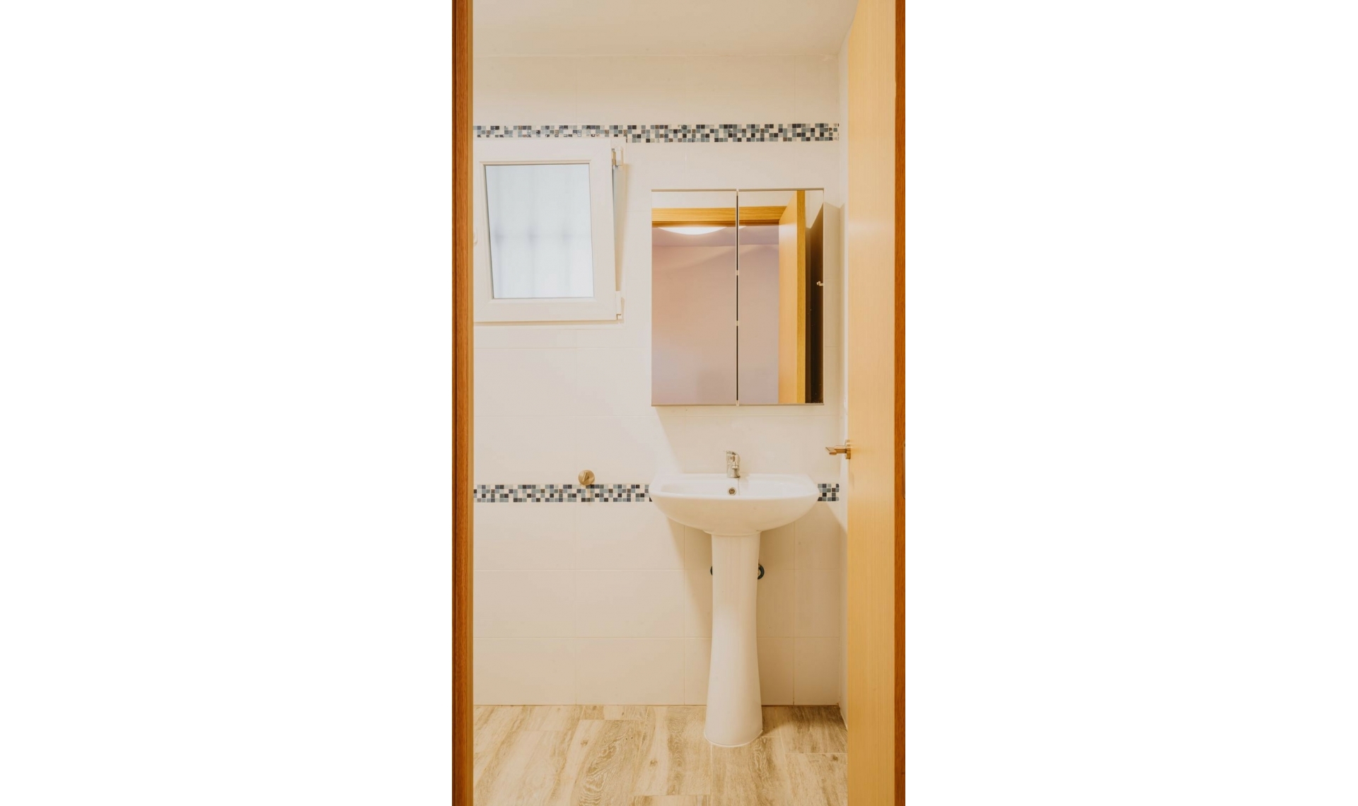 Resale - House -
Marbella