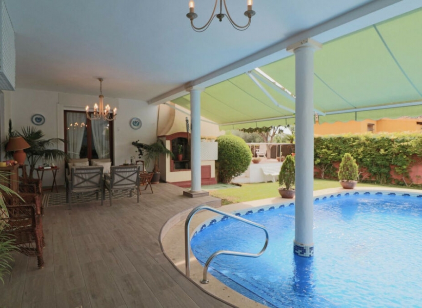 Resale - House -
Marbella
