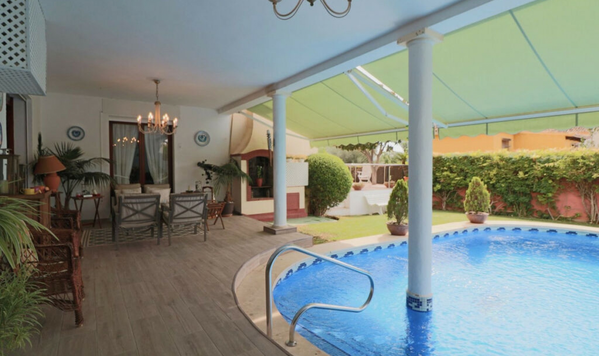Resale - House -
Marbella