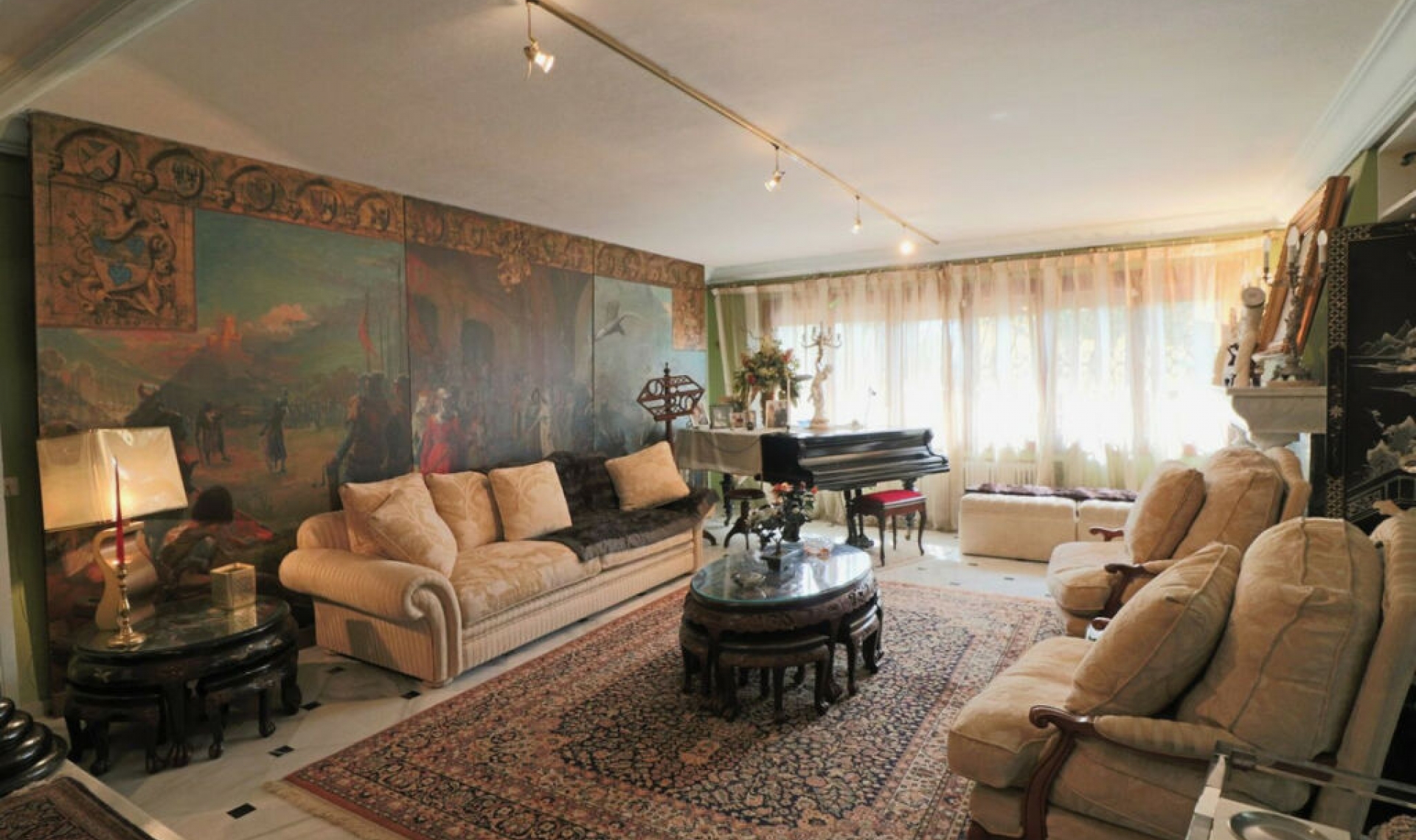Resale - House -
Marbella