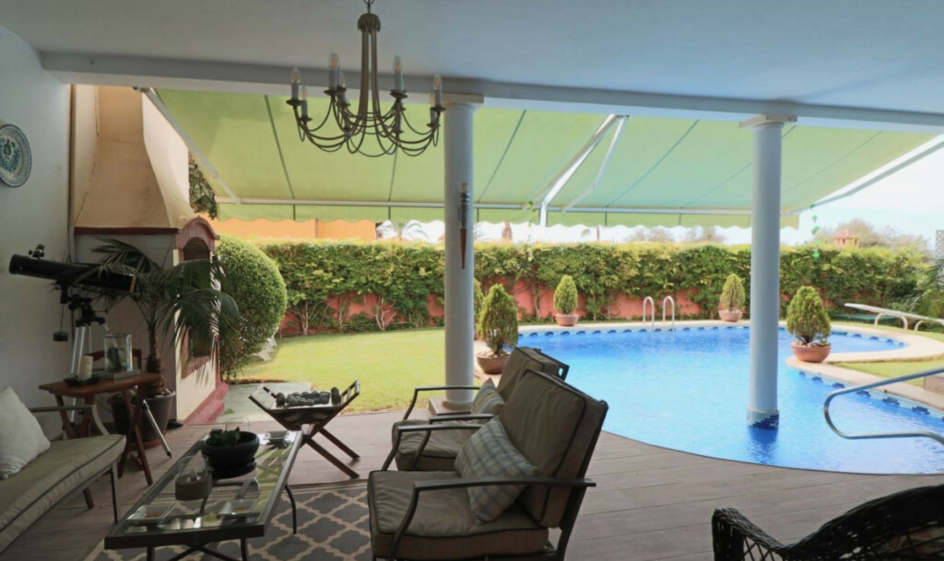 Resale - House -
Marbella