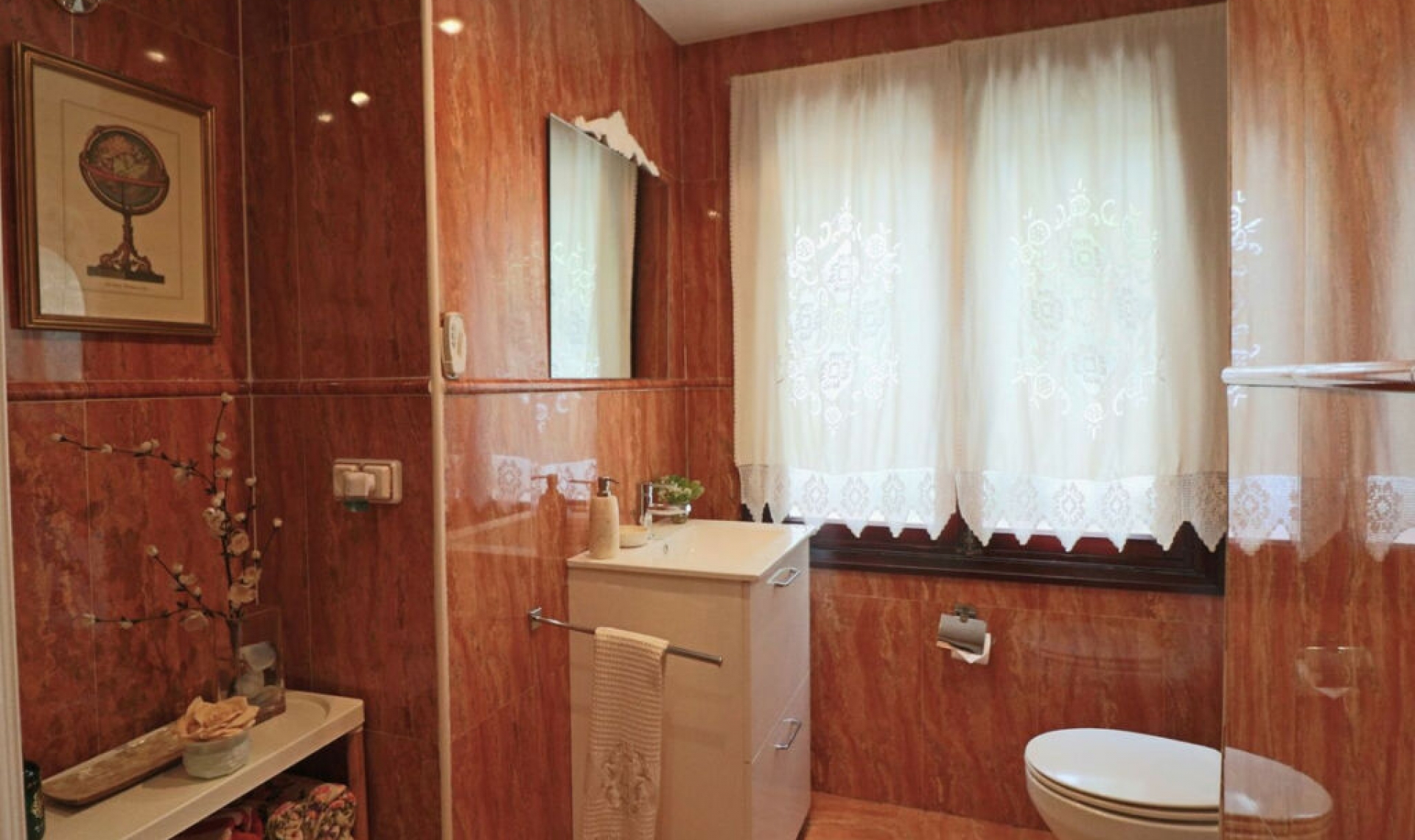 Resale - House -
Marbella