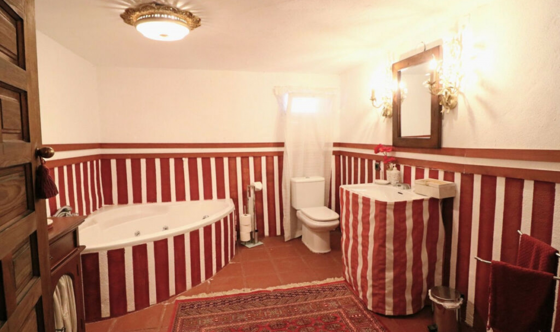 Resale - House -
Marbella