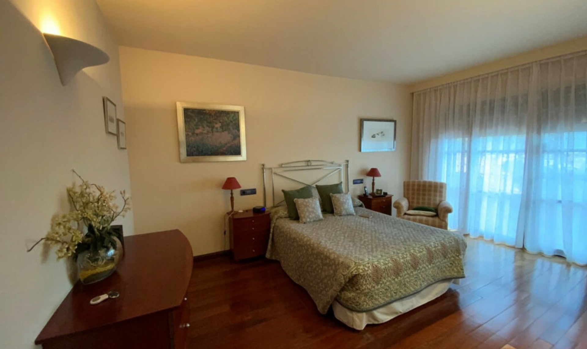 Resale - House -
Marbella