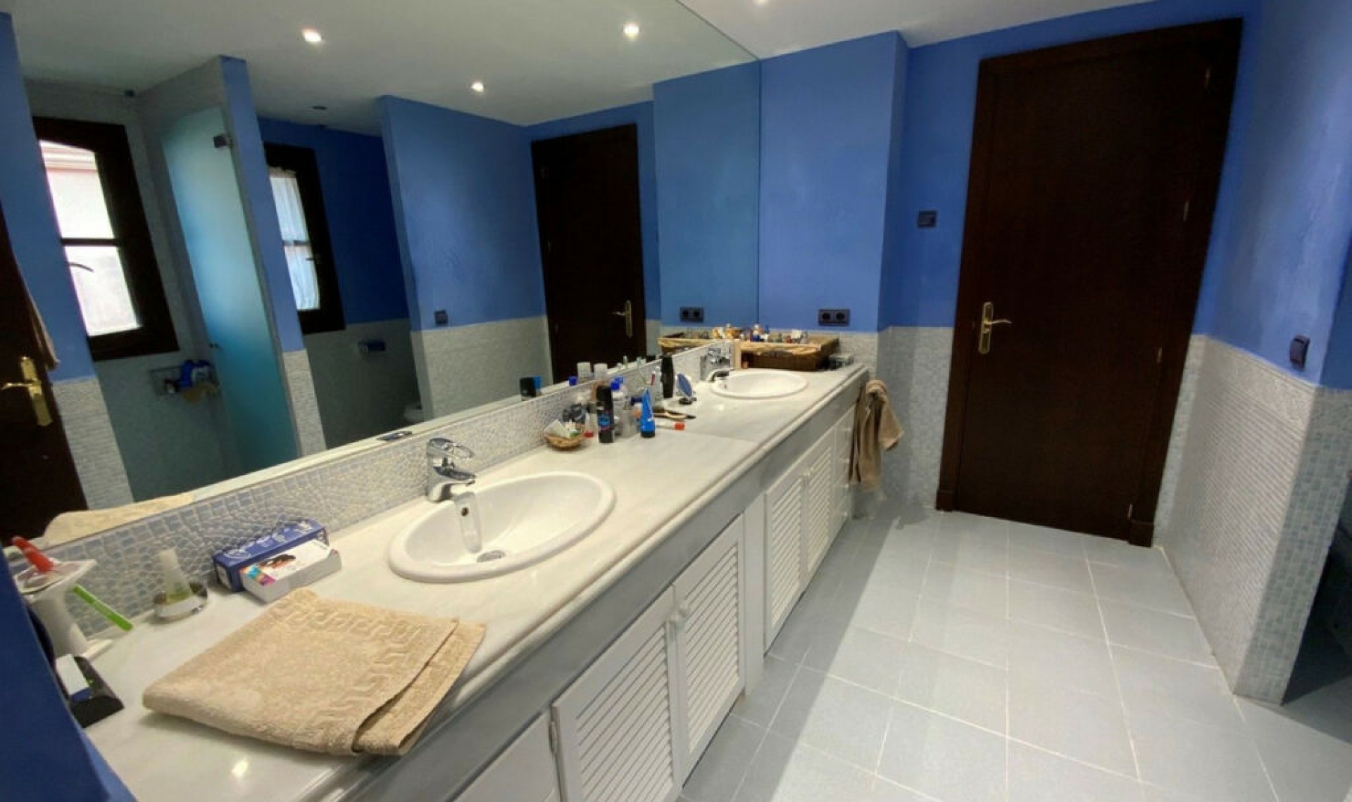 Resale - House -
Marbella