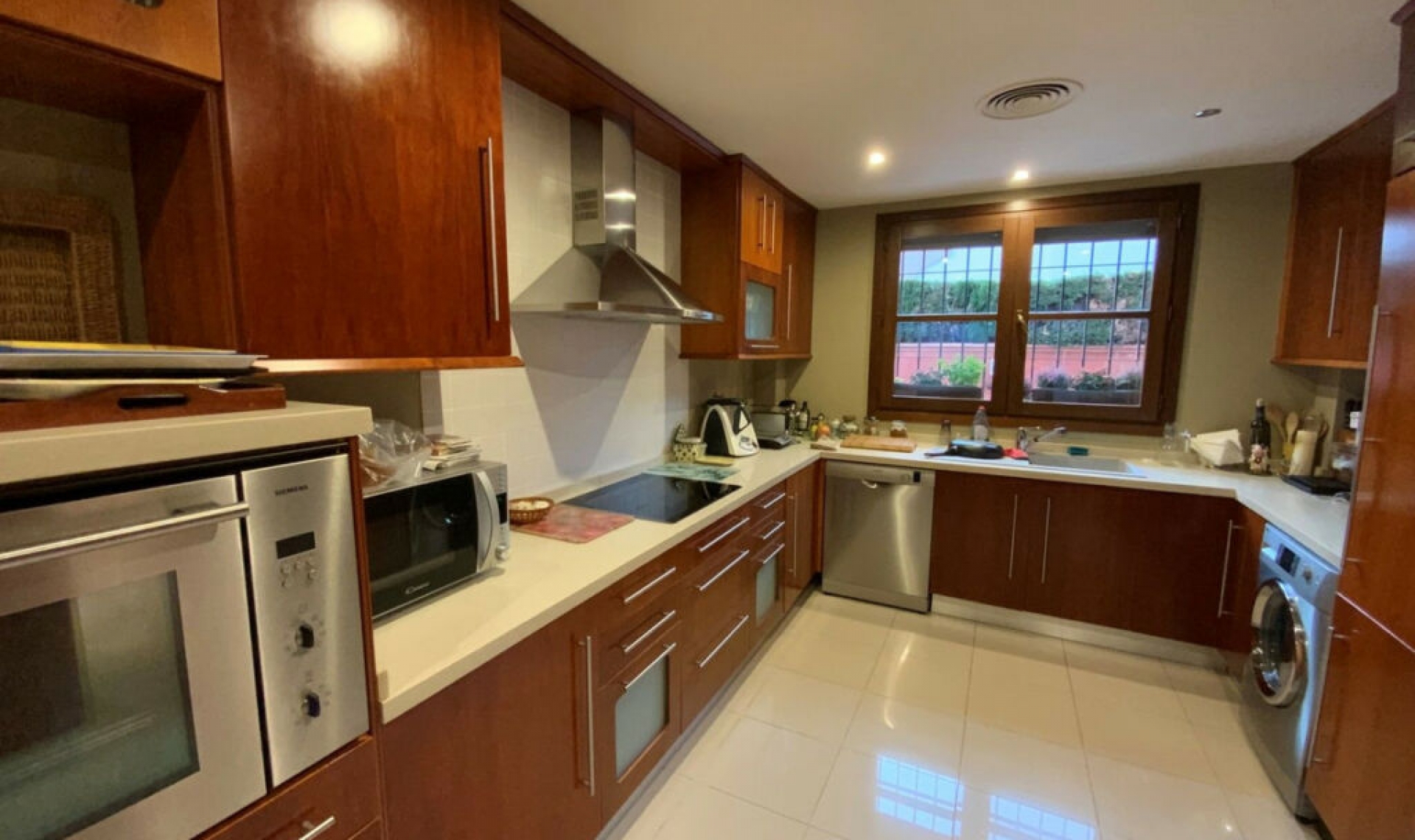Resale - House -
Marbella