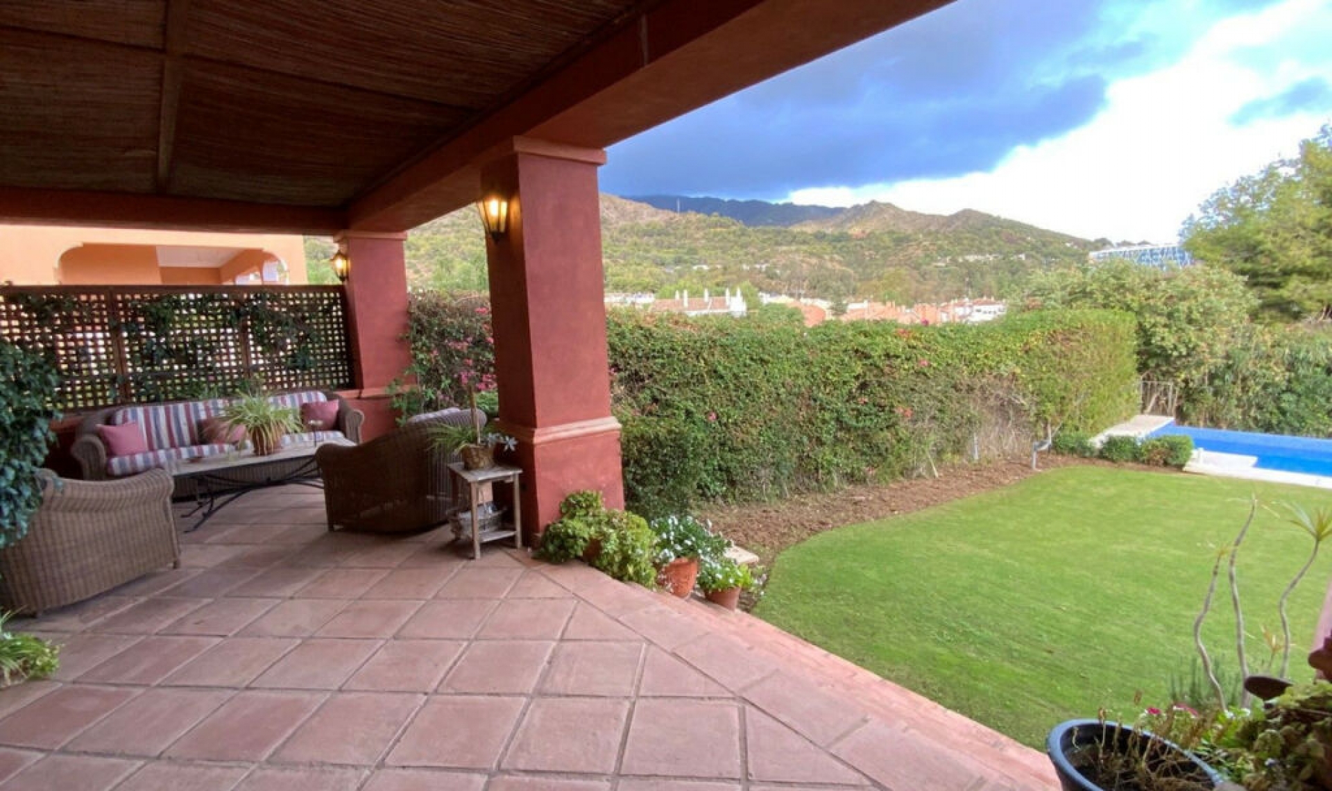 Resale - House -
Marbella
