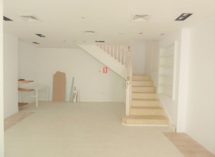 Resale - House -
Marbella