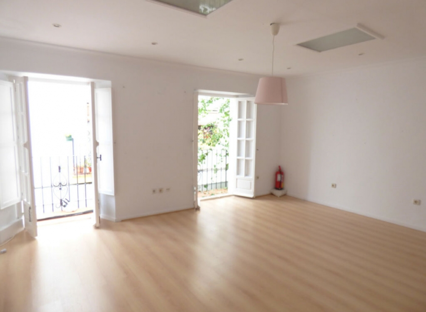 Resale - House -
Marbella