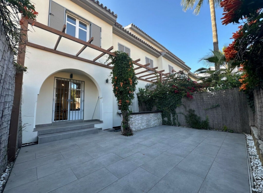 Resale - House -
Marbella