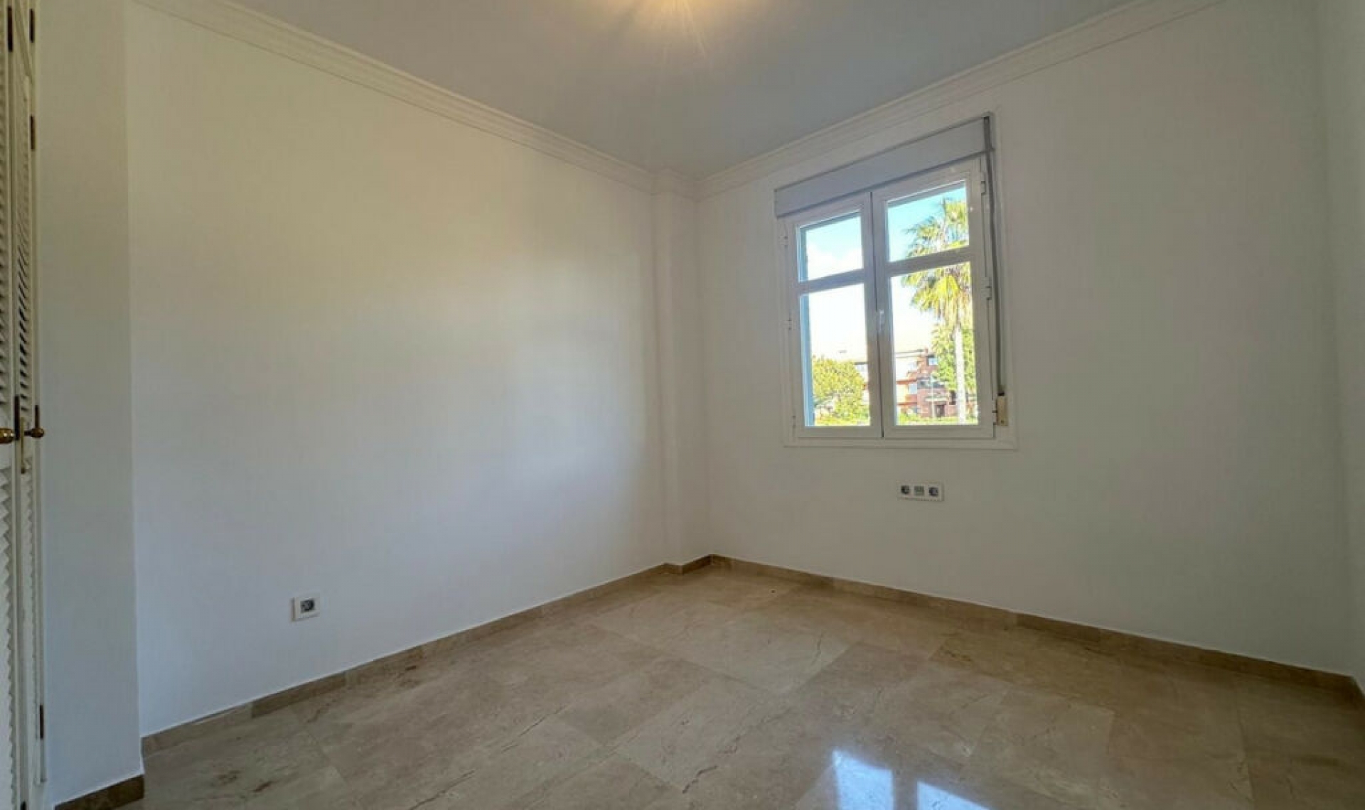 Resale - House -
Marbella