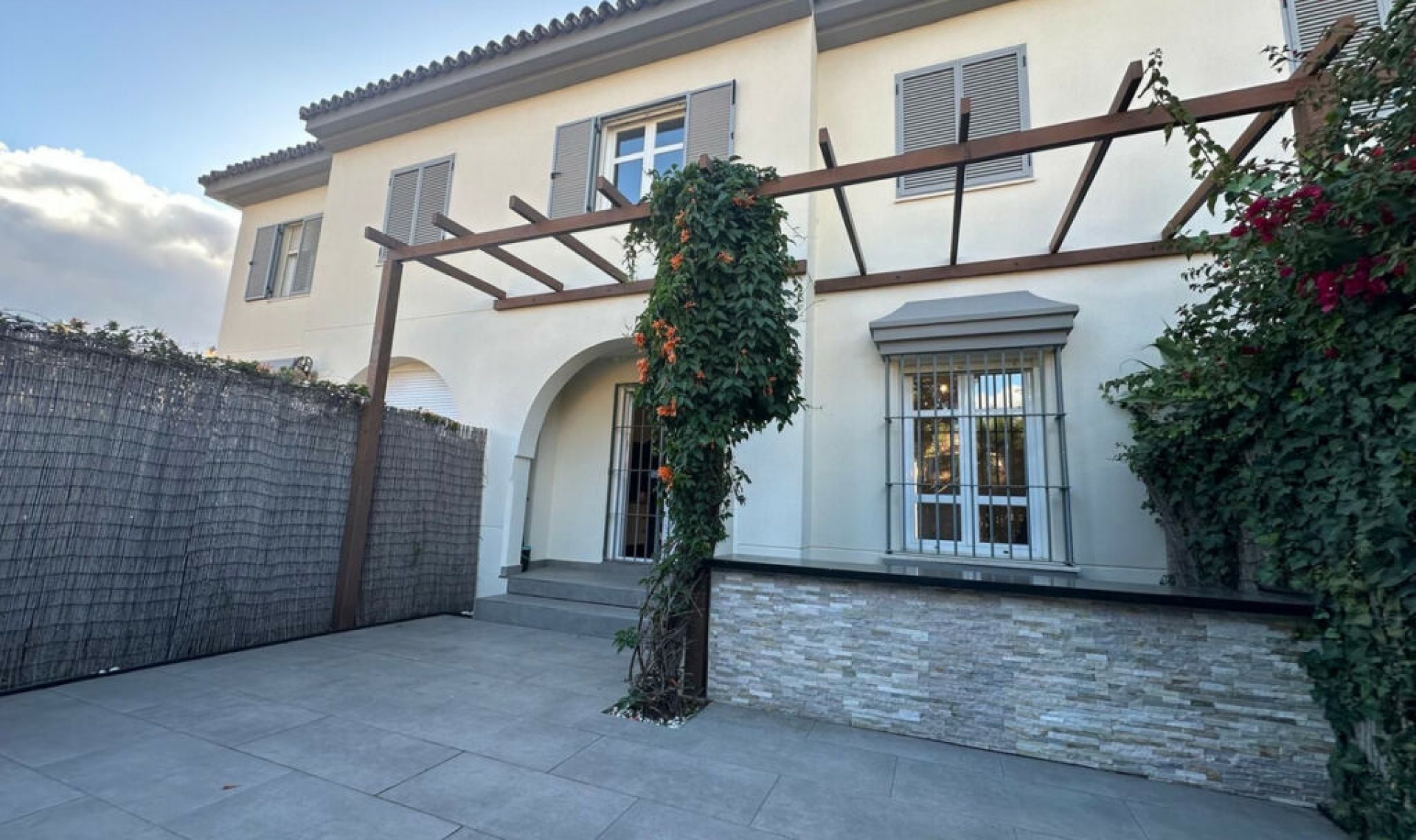Resale - House -
Marbella