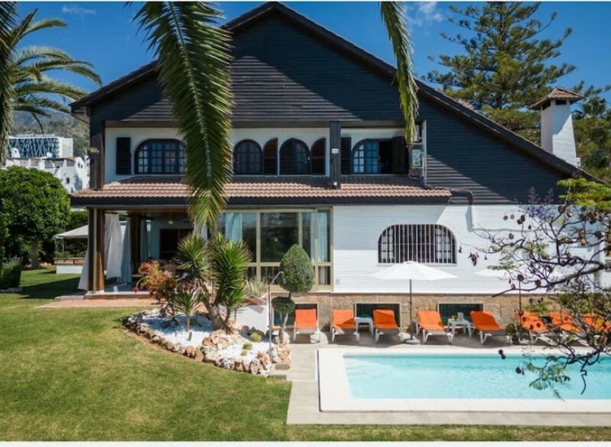 Resale - House -
Marbella