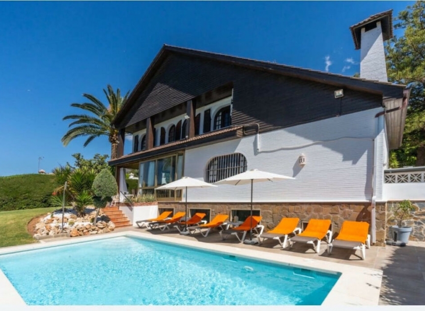 Resale - House -
Marbella