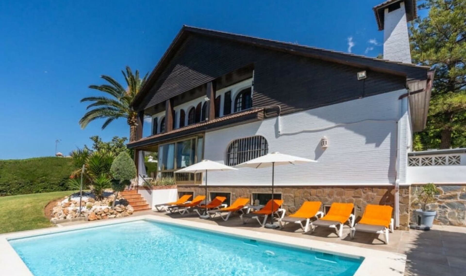 Resale - House -
Marbella