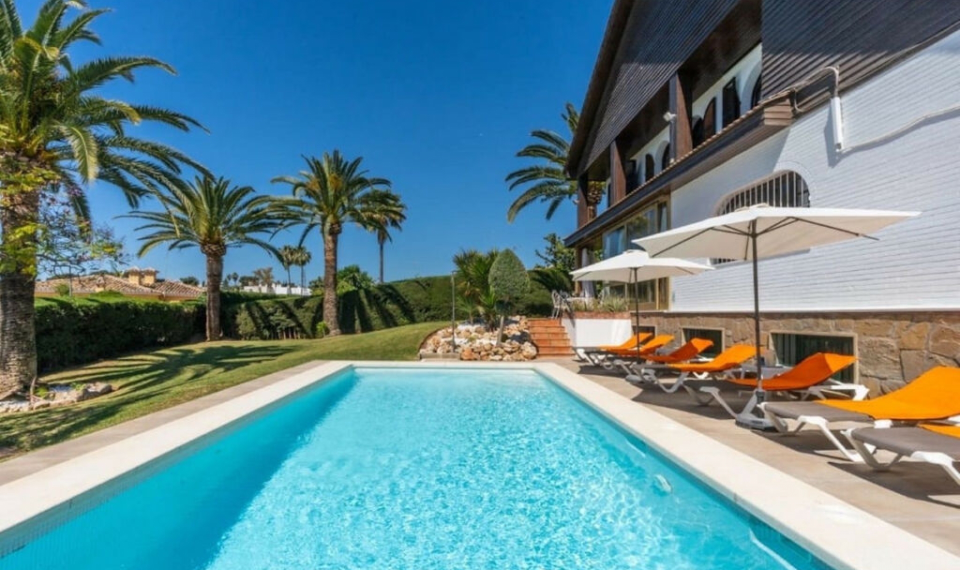 Resale - House -
Marbella
