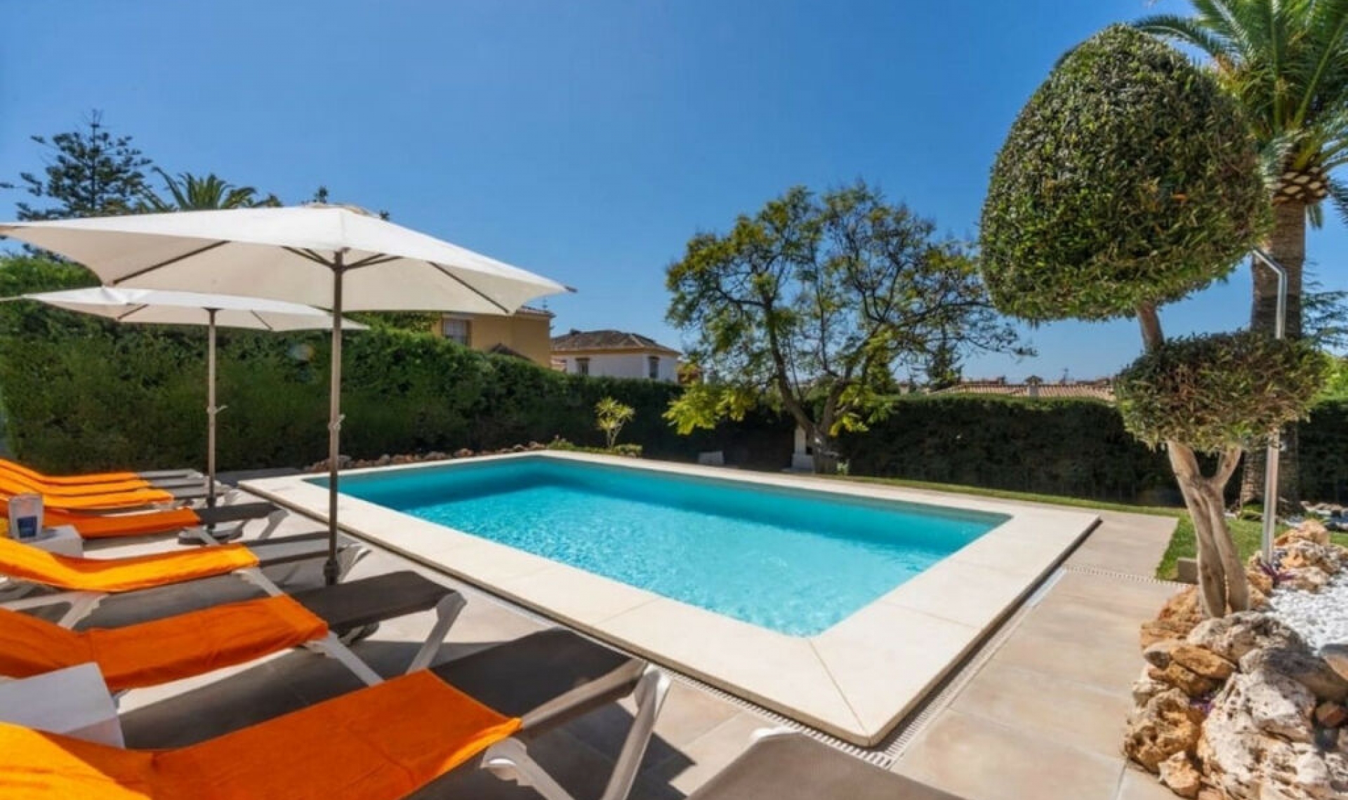 Resale - House -
Marbella