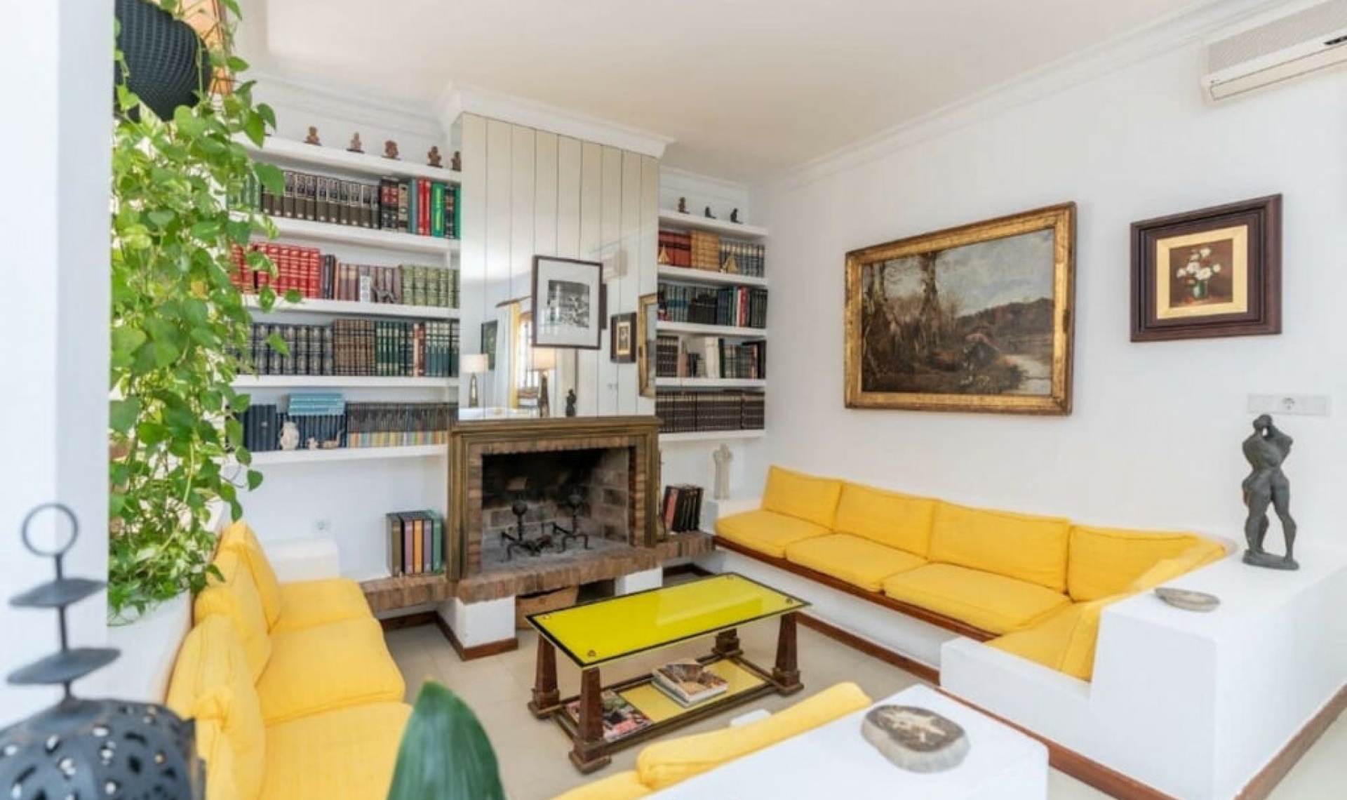 Resale - House -
Marbella