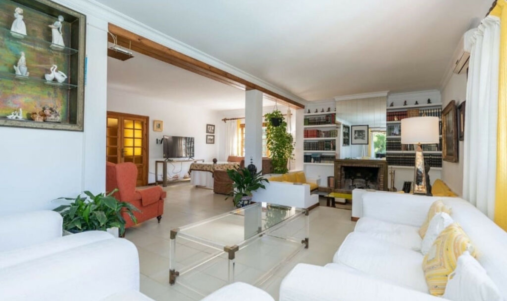 Resale - House -
Marbella