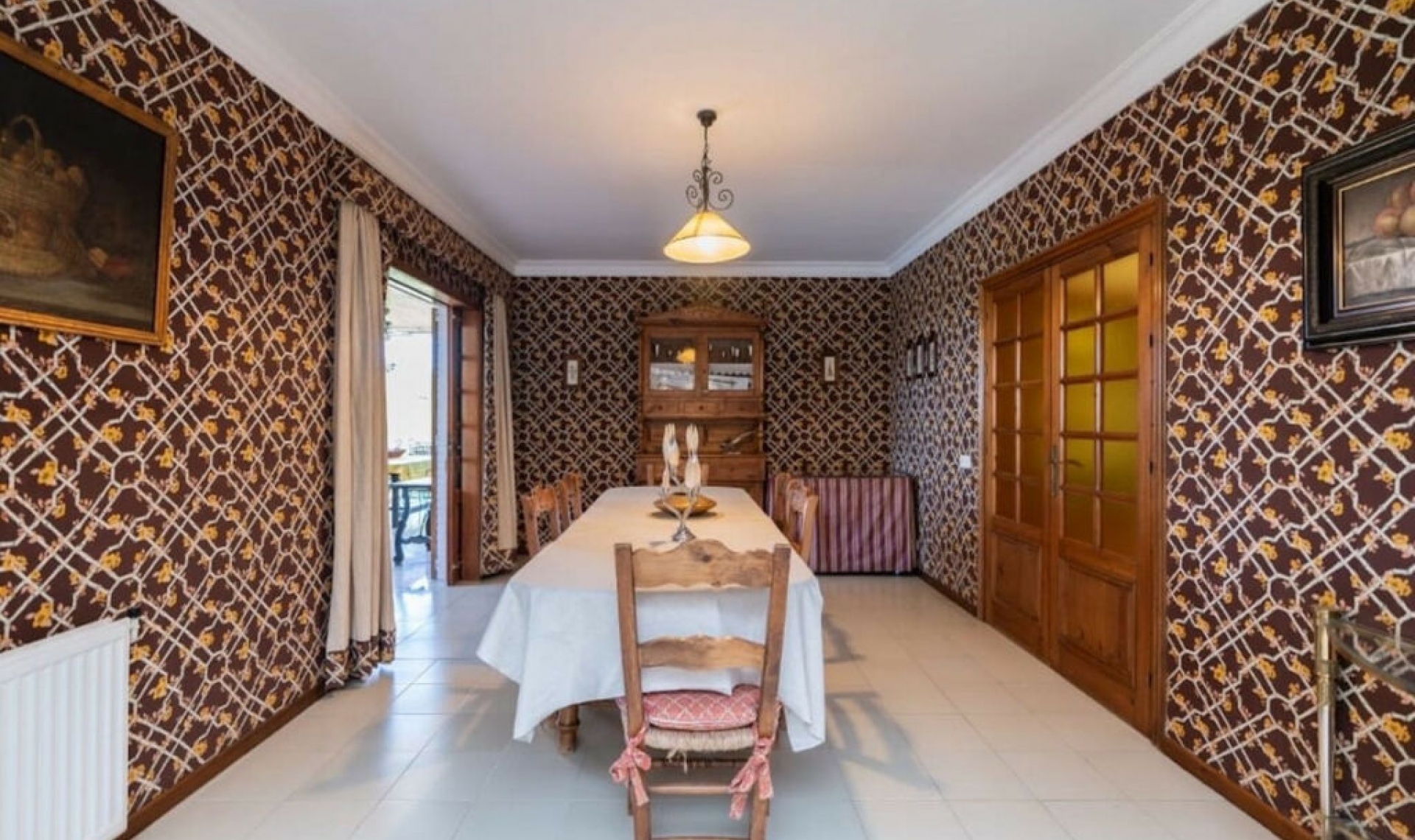 Resale - House -
Marbella