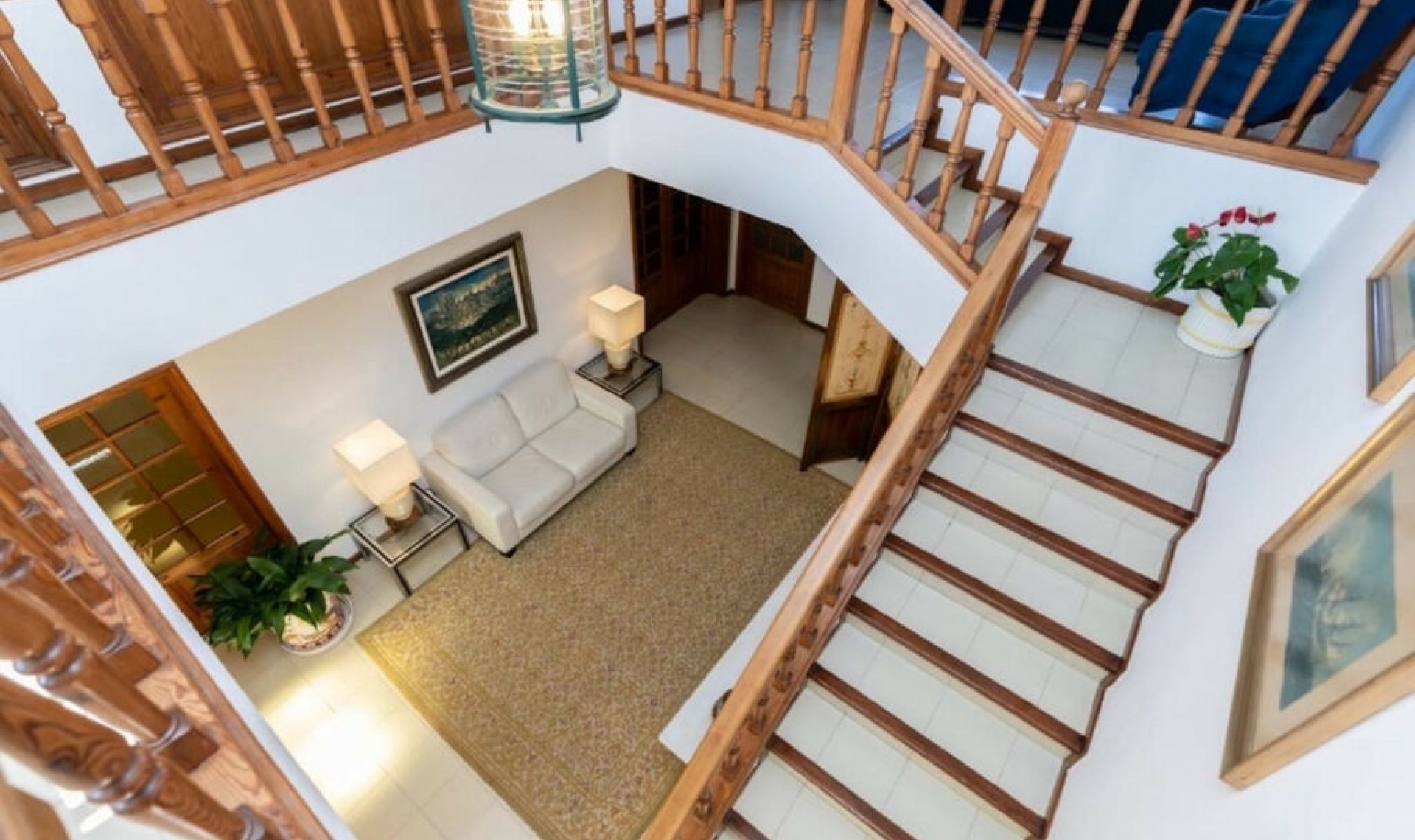 Resale - House -
Marbella