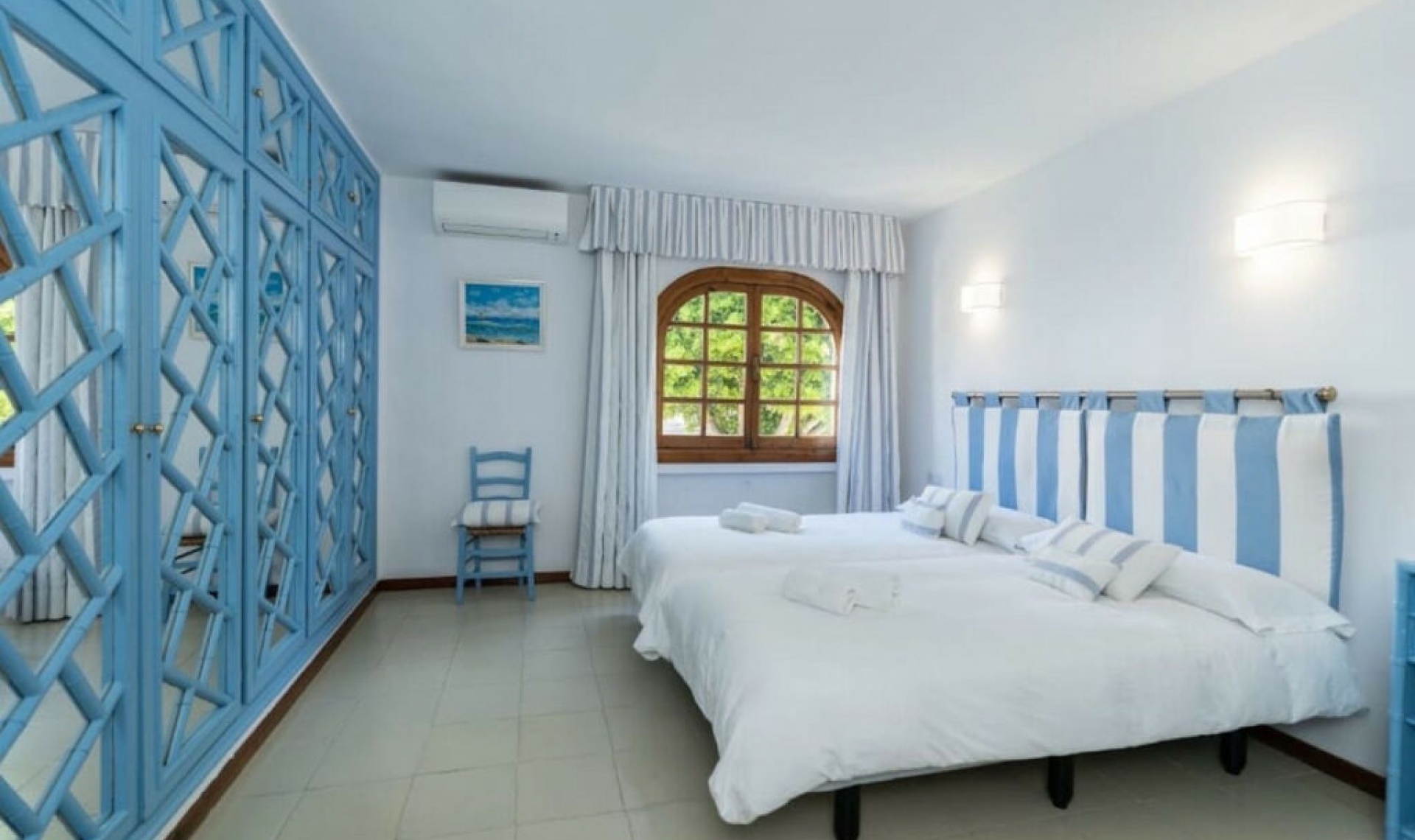 Resale - House -
Marbella