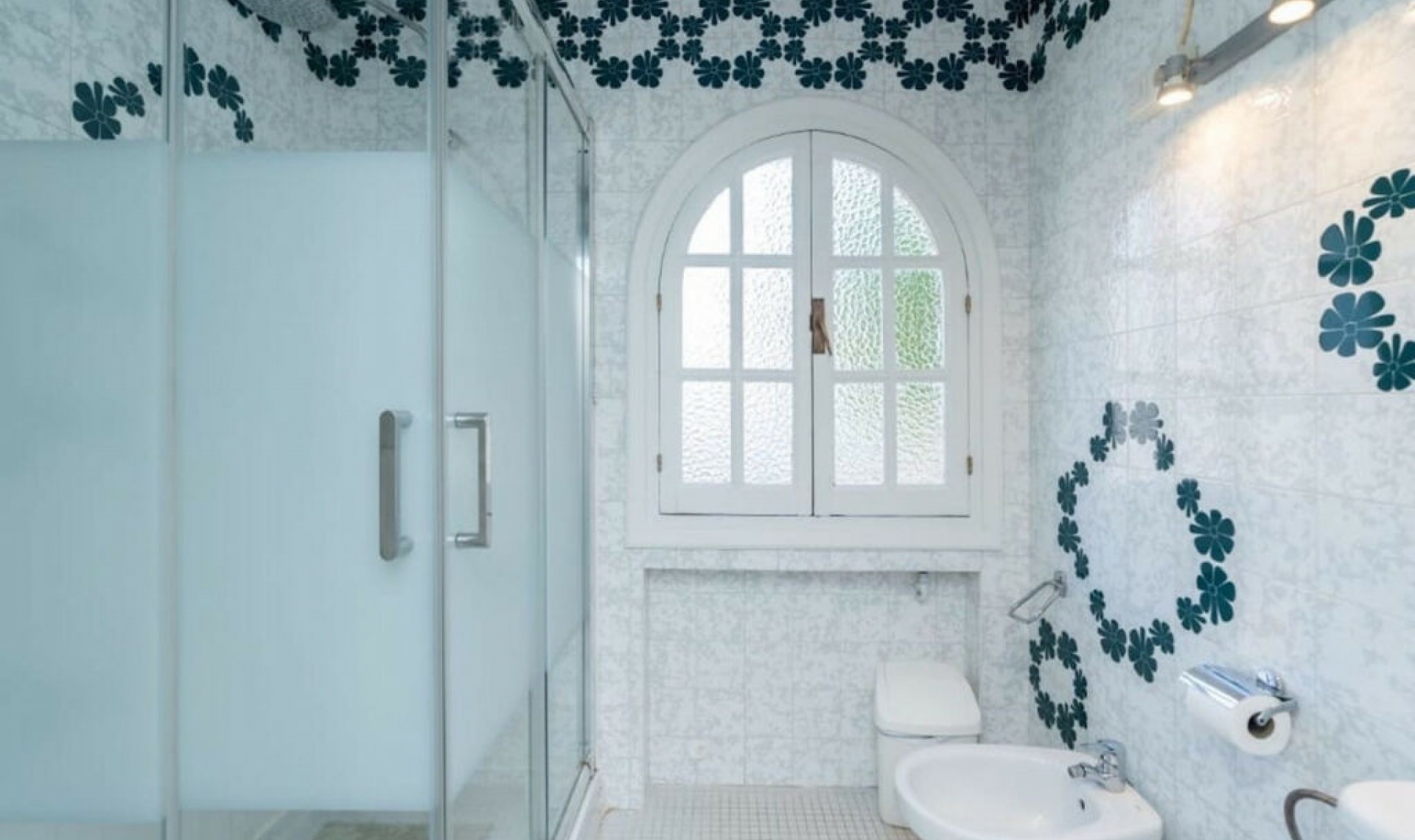 Resale - House -
Marbella