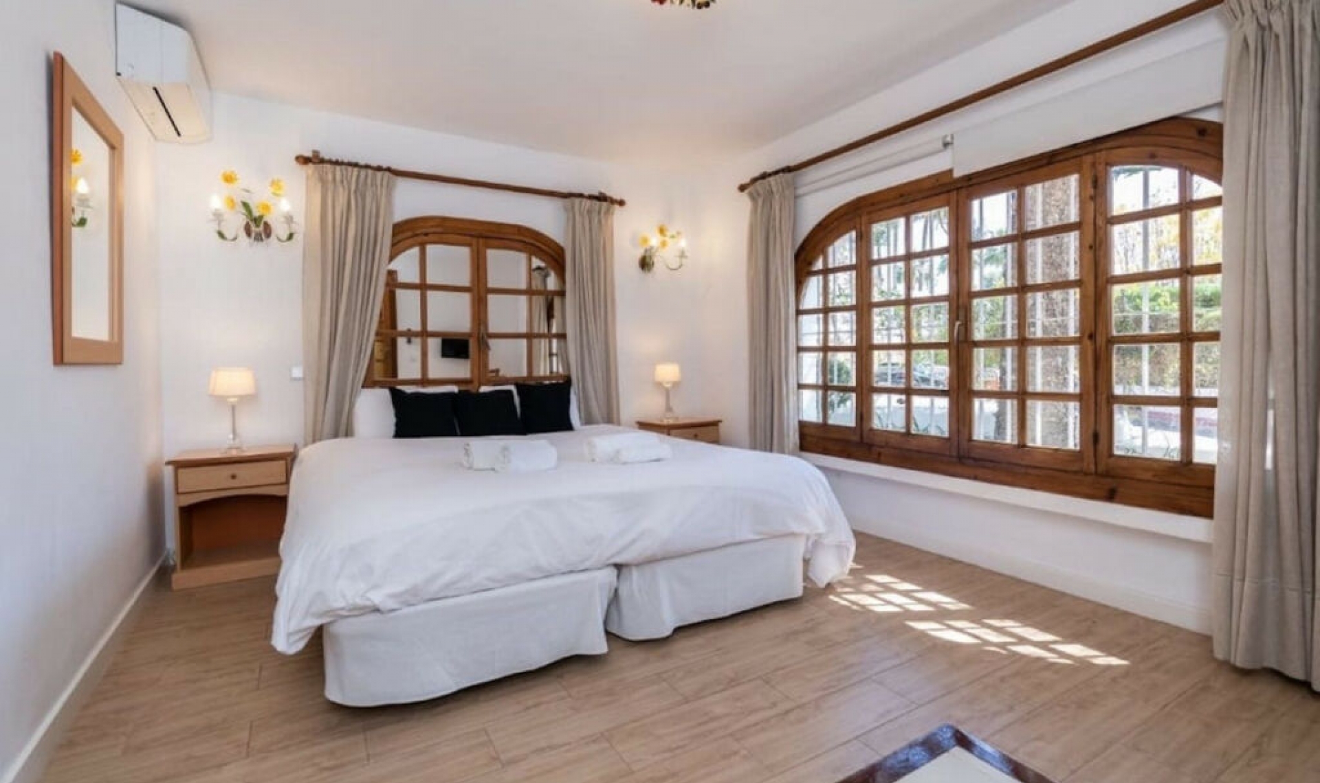 Resale - House -
Marbella