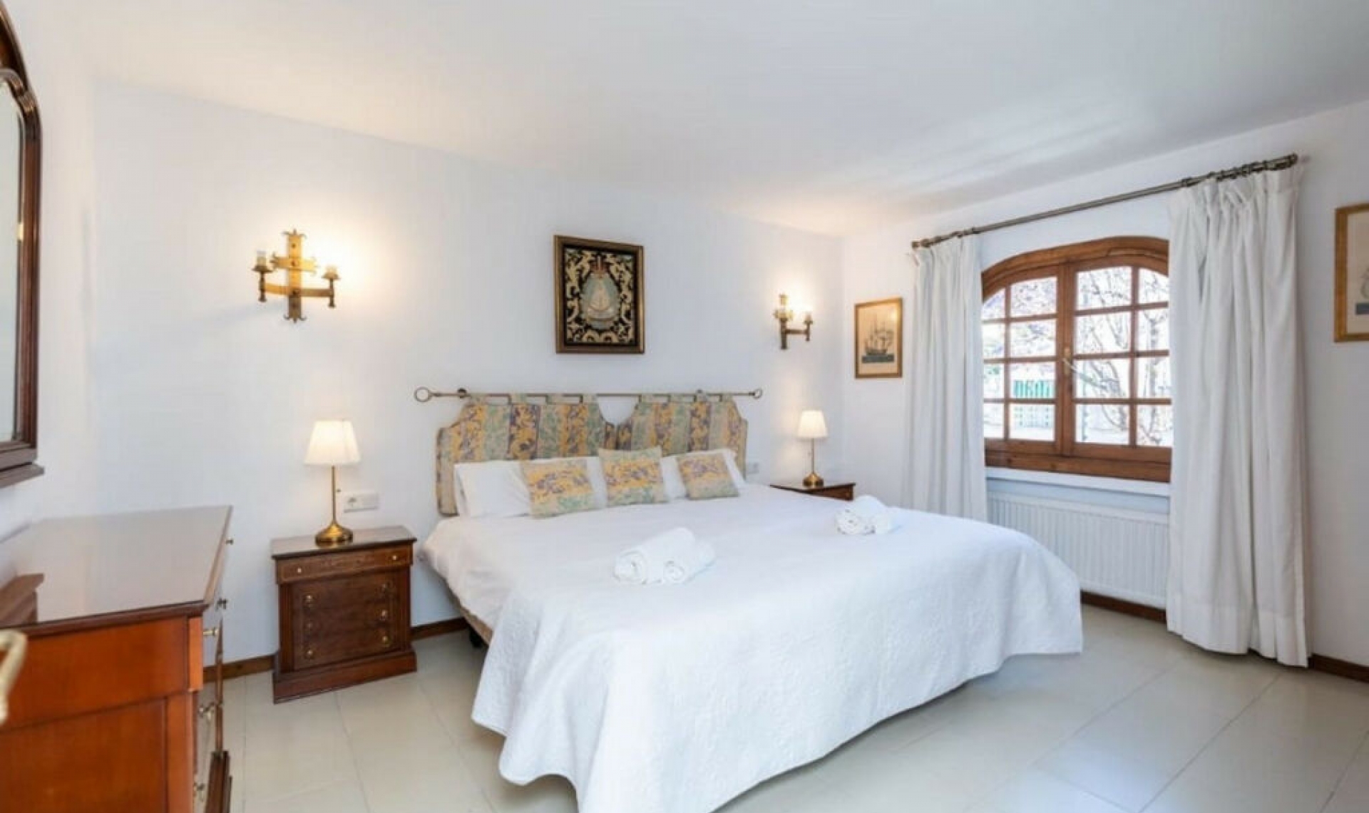Resale - House -
Marbella