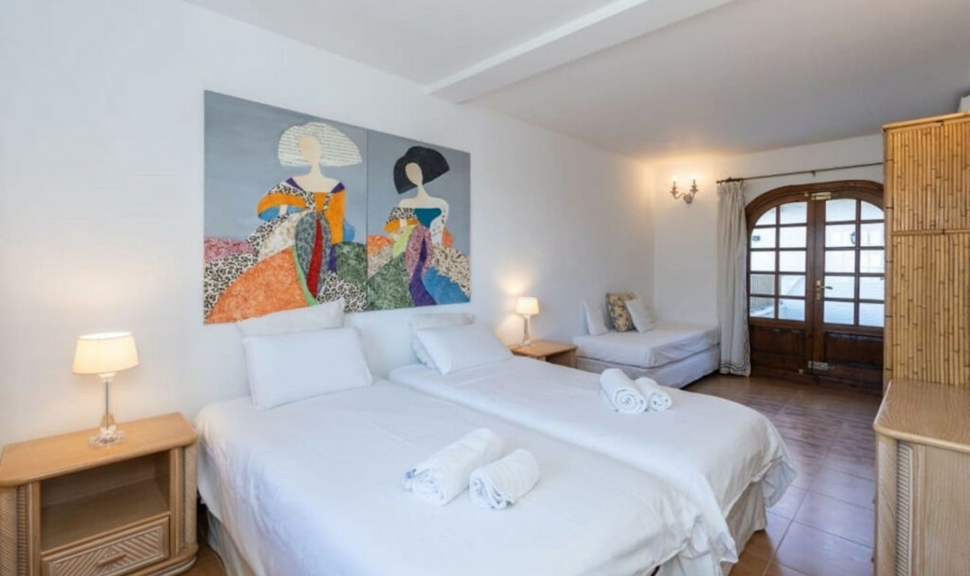 Resale - House -
Marbella