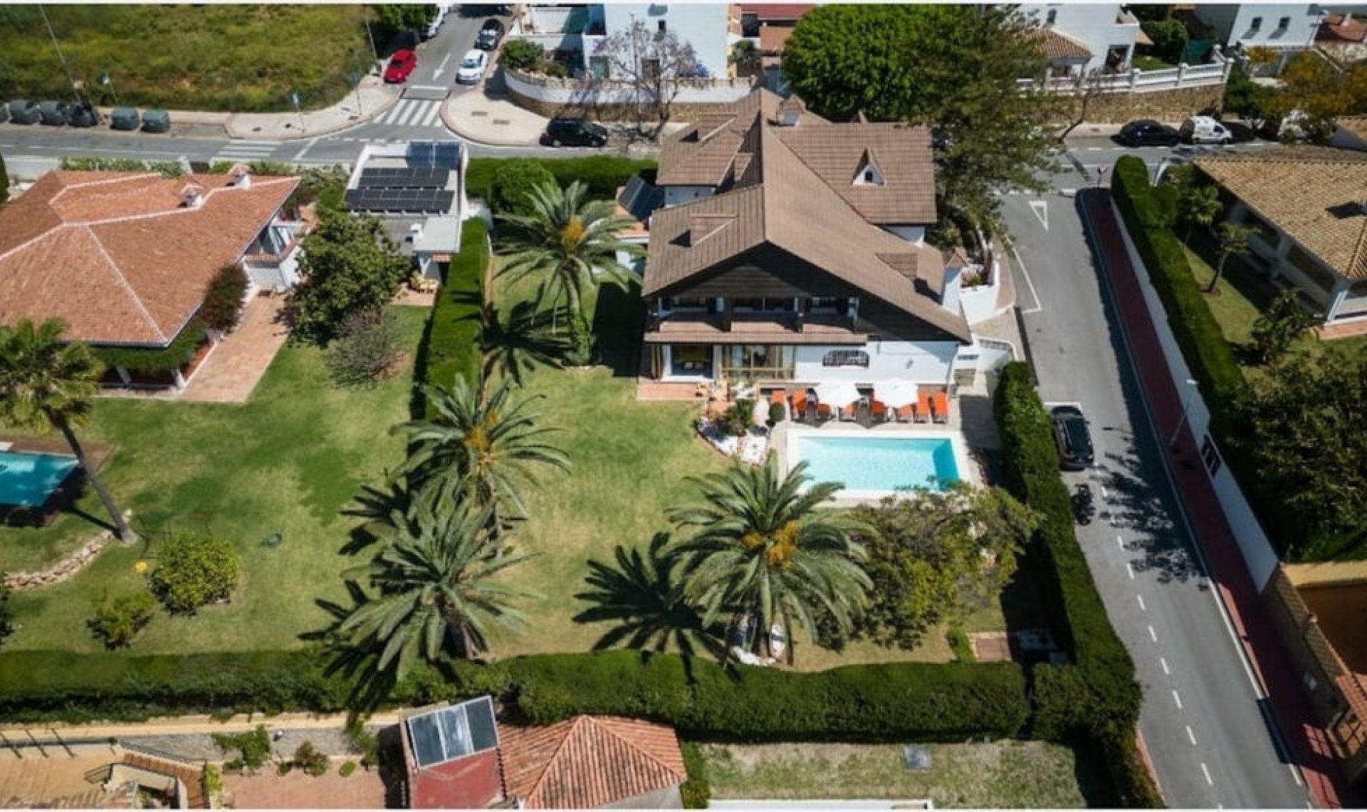 Resale - House -
Marbella