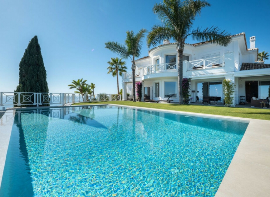 Resale - House -
Marbella